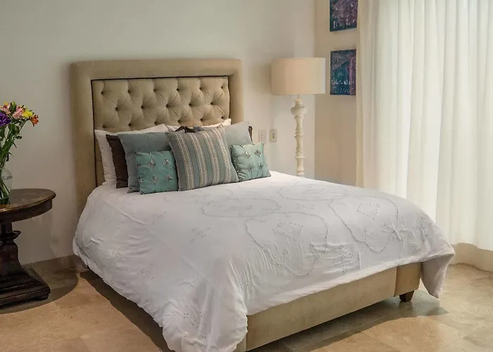 Villa Ventanas & Residences *